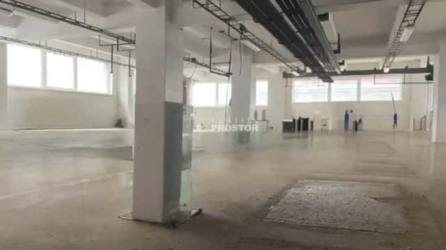 Pronájem skladu - 1000 m2 i pro lehkou výrobu Králův dvůr-Beroun, Tovární, Králův Dvůr, okres Beroun