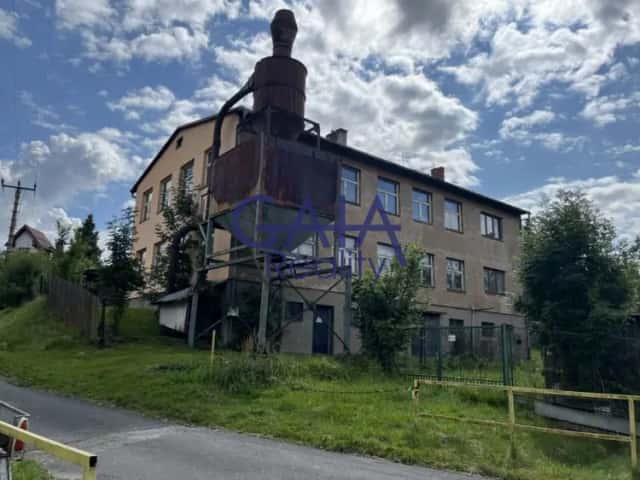 Budova s velkým potenciálem, možnost přestavby na bytový dům, Jamnicka, Staré Město