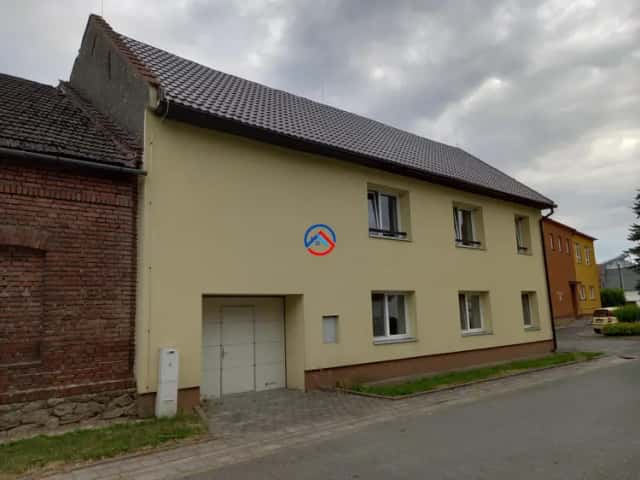 Prodej domu s dvěma byty + ateliér, U kostela, Horní Moštěnice, okres Přerov