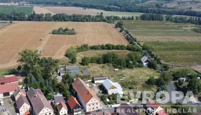 Prodej rozsáhlé patrové budovy a skladovací haly, Ploskovice, Těchobuzice, Ploskovice, okres Litoměřice