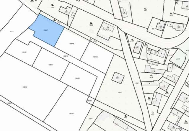 Prodej stavebního pozemku 1050 m2 s příjezdovou cestou, Dobrovice, okres Mladá Boleslav