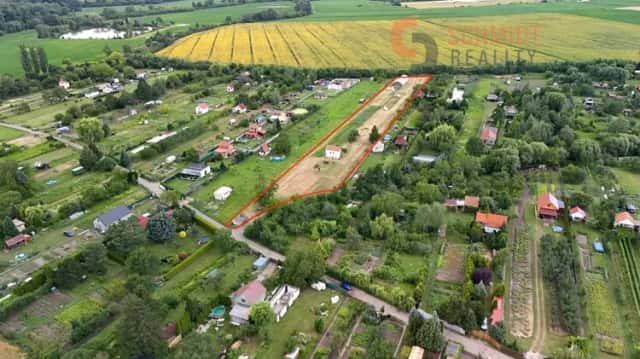 Prodej pozemků k rekreaci u letiště, Břeclav