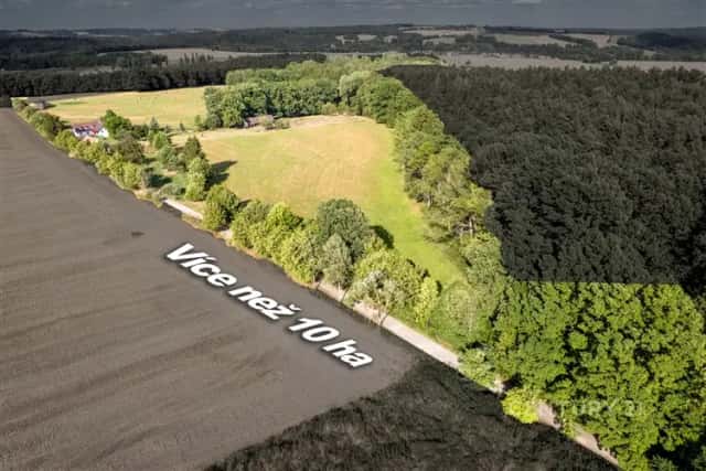 Prodej 2 objektů se 6 bytovými jednotkami a 113.328 m2 pastvin, lesa a garáží pro 3 vozy, Plavnice, Kamenný Újezd, okres České Budějovice