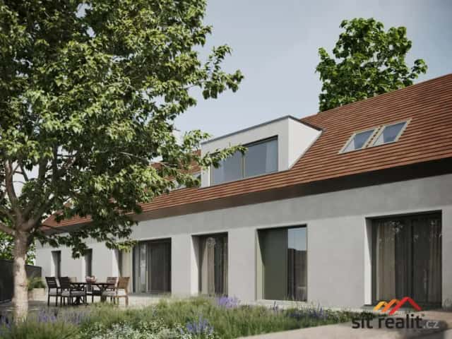 Prodej domu v Čakově u Benešova, 443 m2, pozemek 586 m2, 2x garáž, po kompletní rekonstrukci, Čakov, okres Benešov
