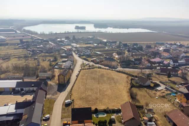 Prodej pozemků o celkové výměře 4625 m2, Zálezlice., Zálezlice, okres Mělník