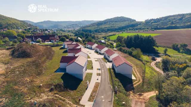 Prodej nadstandardního rodinného domu s pozemkem 750 m2 - Vohančice - Jižní svahy, Vohančice, okres Brno-venkov