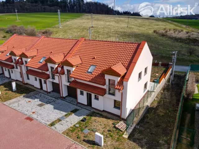 LUXUSNÍ NOVOSTAVBA V BŘEZINĚ - 60400,- Kč/M2, Březina, okres Brno-venkov