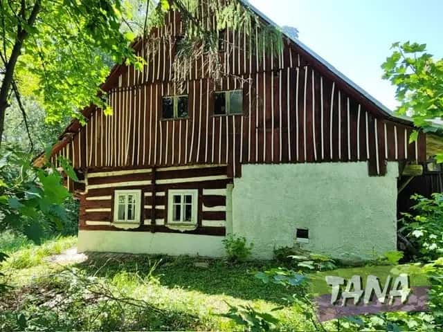 Chalupa na horách, Krkonoše, obec Roprachtice v blízkosti horského střediska Vysoké nad Jizerou., Roprachtice, okres Semily