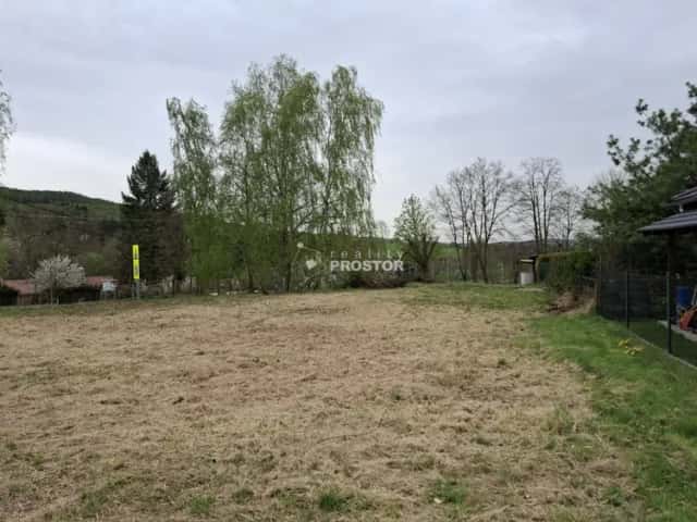 Prodej stavebního pozemku 900 m2 v obci Svinaře, okr. Beroun, Hlavní, Svinaře, okres Beroun