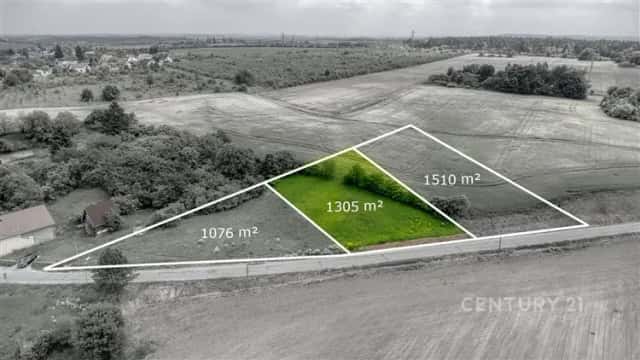 Prodej stavebního pozemku 1305 m2 v obci Chrást u Poříčan, Chrást, okres Nymburk
