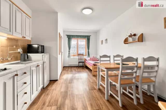 Prodej stylového apartmánového domu Mateřidouška v Chlumu u Třeboně – bazén, sauna, 27 lůžek, výborná obsazenost, Chelčického, Chlum u Třeboně, okres Jindřichův Hradec