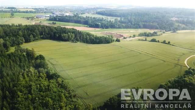 Na prodej pozemek 53.749 m2, Dolní Lomnice u Kunic / Velké Popovice, Praha - východ, Kunice, okres Praha-východ