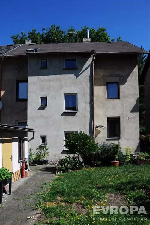 Prodej činžovního domu ulice Rakovnická 149/42, Děčín IIIStaré Město, celková plocha 200 m2, zahrnující 3 byty, rekonstruované v roce 2015. střecha 1995, Rakovnická, Děčín