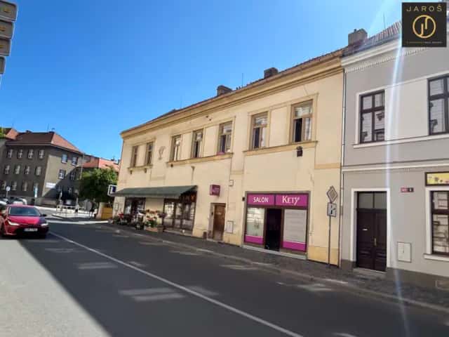 Prodej RD 4kk, 2kk,1kk + obchodní prostory s pozemkem 833 m2, Slaný okr. Kladno, Palackého, Slaný, okres Kladno