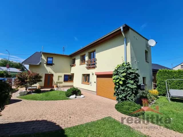 Prodej RD s byty 3+kk, 2+kk, kosmetickým salonem a zahradou, Opava, ul. Ratibořská, Opava