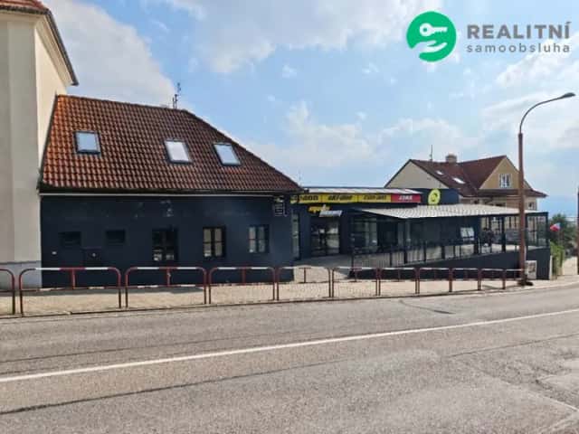 Obchodní prostor + byt + střešní byty - Rudolfov - Č.B., Třeboňská, Rudolfov, okres České Budějovice