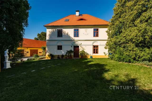 Prodej unikátní usedlosti s atmosférou a pozemkem o 2031 m2 v obci Janov, Roudná, okres Tábor