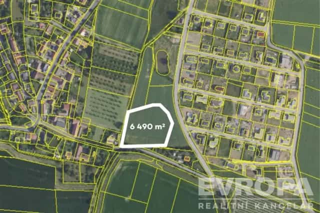 Stavební pozemek s úžasným výhledem, Červené Pečky (okres Kolín), Červené Pečky, okres Kolín