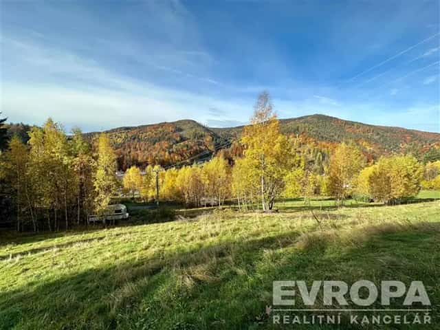 Pozemek pro zemědělskou stavbu 1262 m2, stavební část 540 m2 v přírodě přesto blízko do centra, vlek, hranice CHKO Krkonoše, Rokytnice nad Jizerou, Vilémov, Rokytnice nad Jizerou, okres Semily