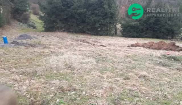 Stavební pozemek s povolenou stavbou, Vlastějovice, okres Kutná Hora