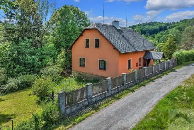 Rodinný dům s velkou zahradou u lesa v Dolním Houžovci u Ústí nad Orlicí, Ústí nad Orlicí