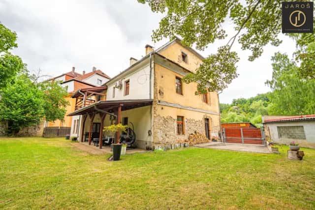 Prodej RD se třemi bytovými jednotkami, pozemek 5769 m2, Roztoky u Křivoklátu, Roztoky