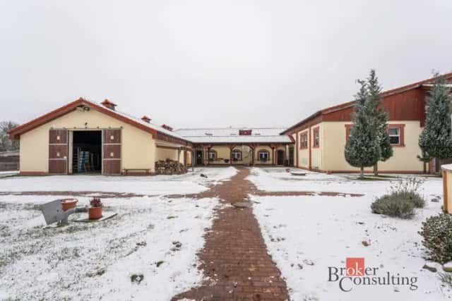 Prodej specifické nemovitosti 2 093 m2, Nučice, Nučice