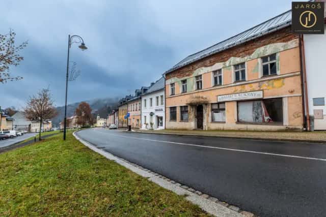 Prodej bytového domu, 9 bytů, pozemek 396 m2, náměstí Republiky - Jáchymov, náměstí Republiky, Jáchymov, okres Karlovy Vary