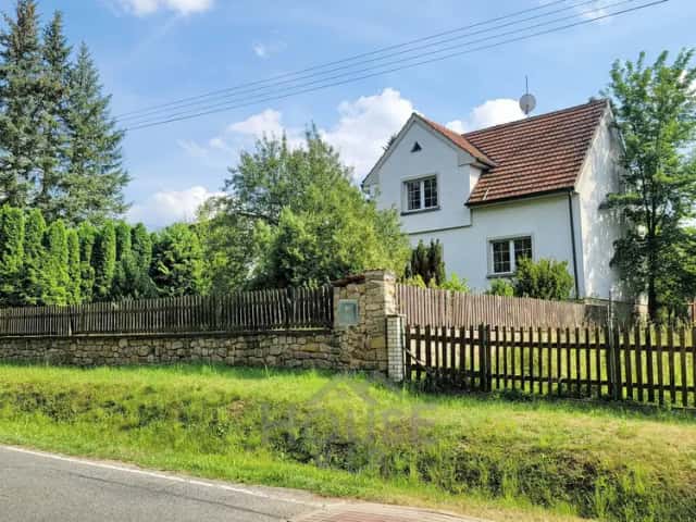 Prodej RD s pozemkem 2048 m2, s rybníkem, Kladno - Družec., Kladno