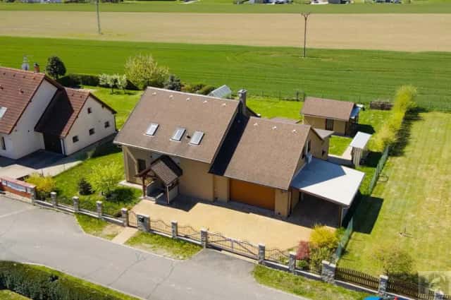 Pěkný moderní nízkoenergetický RD 5 +KK s garáží pro 2 vozidla a zimní zahradou v k.ú. Jenišovice, Jenišovice, okres Jablonec nad Nisou