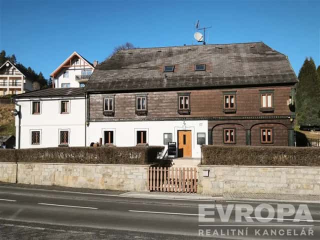 Jetřichovice/Prodej ubytovacího zařízení s restaurací, vinárnou a venkovní terasou v centru NP České Švýcarsko, Jetřichovice, okres Děčín