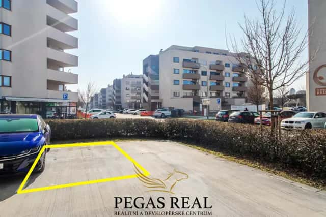 Pronájem parkovacího stání 13 m2, Brno-Slatina, Brno, okres Brno-město