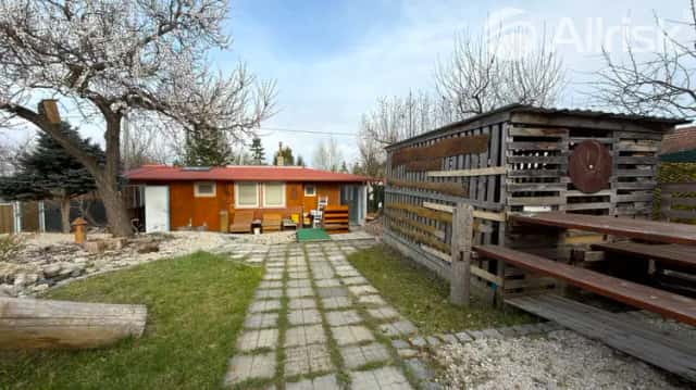Klid, prostor a potenciál: zahrada 1 594 m2 s chatou v Břeclavi – Poštorná ke koupi, Břeclav