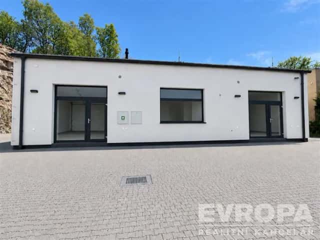 Pronájem komerčních prostor 200 m2, Nová Paka, okres Jičín