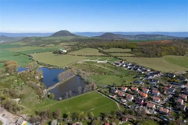 Stavební pozemek 1305 m2 (pozemek C1) – Lužice Meadows, 10 min od Mostu, Lužice, okres Most