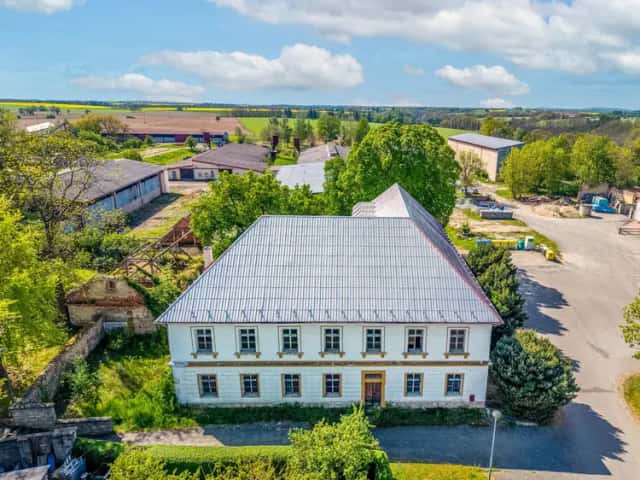 Prodej historického zámeckého areálu, 3000 m2, Velké Všelisy, Velké Všelisy, okres Mladá Boleslav