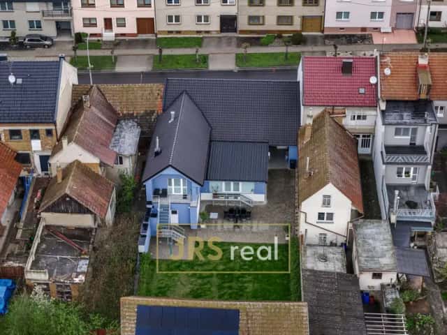 Investiční dům se dvěma apartmány a provozovnou, Dolní Němčí, Dolní Němčí, okres Uherské Hradiště