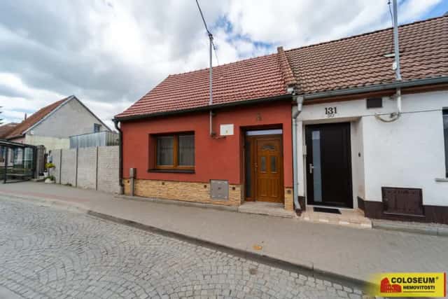Ivančice - Němčice, RD 3+kk a 2+1, pozemek 596 m2, sklep - rodinný dům, Ivančice, okres Brno-venkov