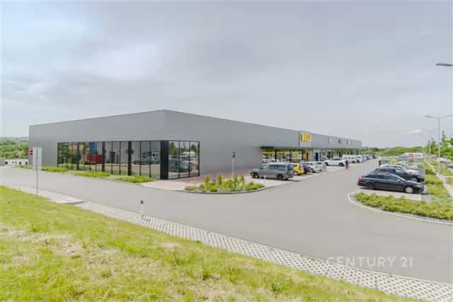 Reprezentativní retail prostor 410 m2 – shell & core – Obchodní centrum Dobřejovice, Dobřejovice, okres Praha-východ