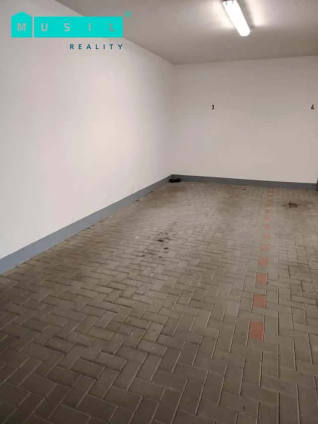 Prodej vnitřního garážového stání v Olomouci na ul. Jarmily Glazarové, Jarmily Glazarové, Olomouc