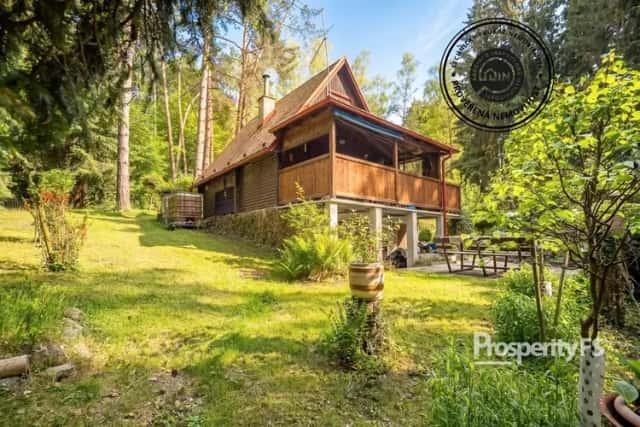 Prodej chaty 2+kk s pozemkem 1088 m2 - Dědkův Mlýn, Chyňava, Chyňava, okres Beroun