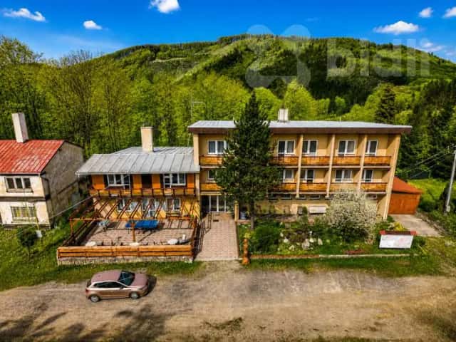 Prodej rekreačního střediska / horské chaty Čerňava - Tesák, Hostýnské vrchy, Chvalčov, okres Kroměříž