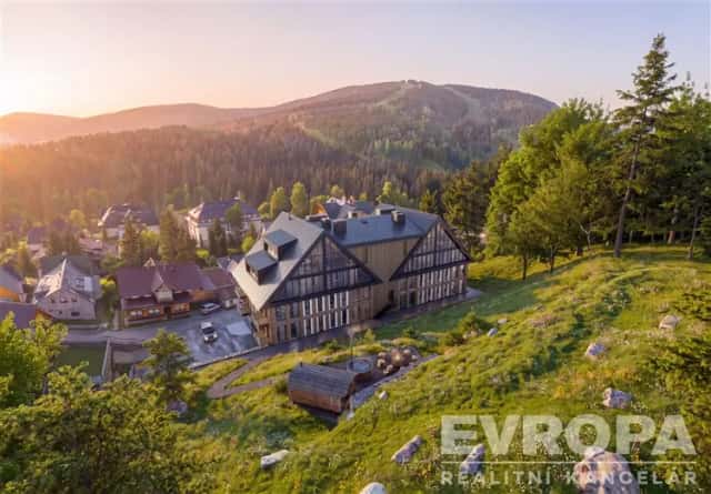 Prodej krásného 3+kk luxusním projektu Základna Špindl, Špindlerův Mlýn, okres Trutnov