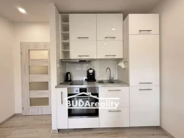 Prodej bytu 1+kk 27 m2, Zlín - i s vybavením, Ševcovská 4078, Zlín