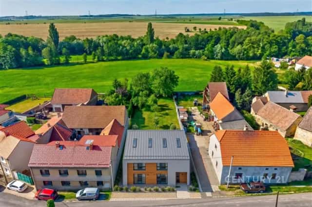 Stavební parcela 1 088 m2 s garáží a vlastní studnou – Kokovice (okres Kladno), Klobuky, okres Kladno