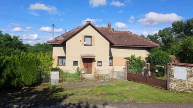 Rodinný dům s pozemkem 3022 m2 v Hroubovicích, okr. Chrudim, Hroubovice, Hroubovice, okres Chrudim