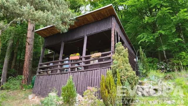 Bělá u Děčína / Prodej zahrady 1185 m2 v zahrádkářské kolonii s chatkou 33 m2 s pěkným výhledem do okolí a Děčínský Sněžník, Děčín