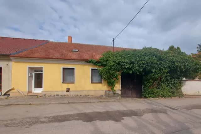 Prodej RD 2+1, s průjezdem a uzavřeným dvorem, Lysice, Lysice, okres Blansko