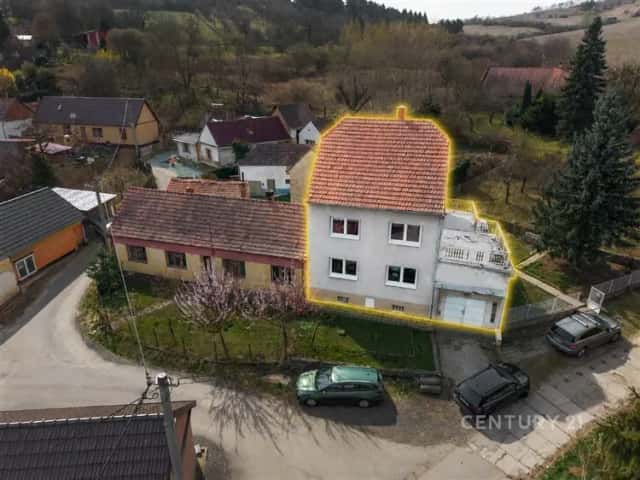 Prodej prostorného rodinného domu před rekonstrukcí s garáží a velkou zahradou, Bohuslavice u Kyjova,, Kyjov, okres Hodonín
