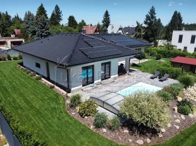 Prodej, rodinný dům, dispozice 4+kk/Garáž, terasa, bazén, pozemek 1690 m2, Na Lukách, Unhošť, Unhošť, okres Kladno